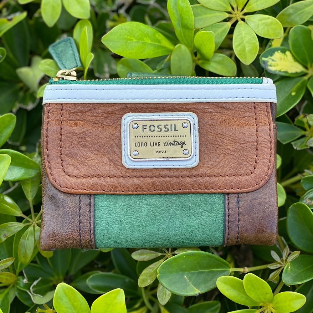Fossil Vintage Brown and Green Leather Wallet